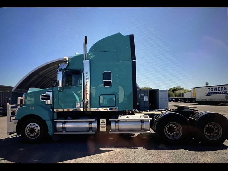 freightliner coronado 866011 007