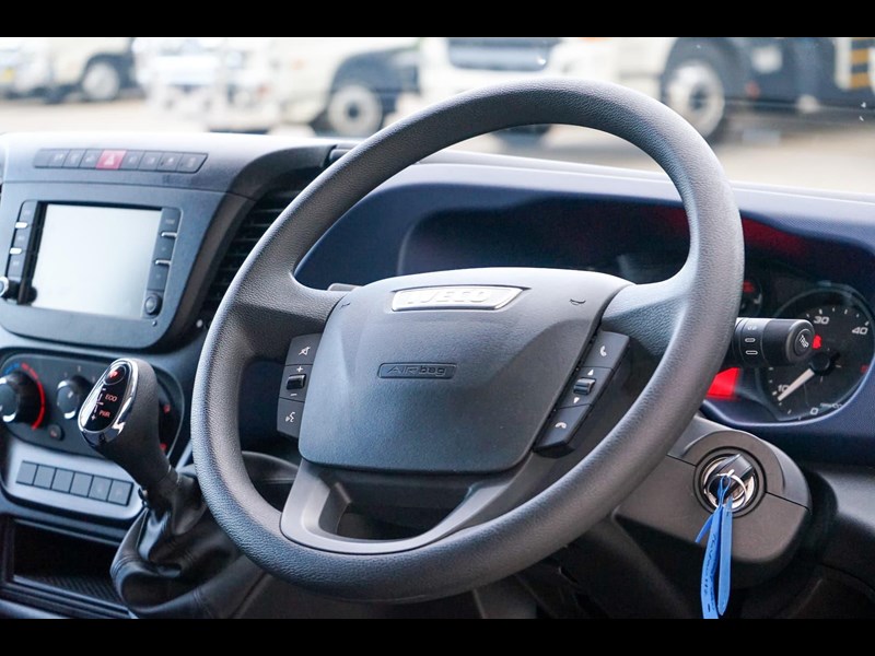 iveco daily 35s13 834157 035
