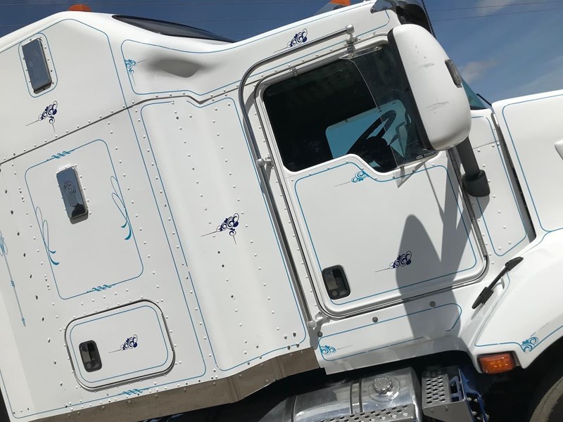 kenworth t409 862465 015