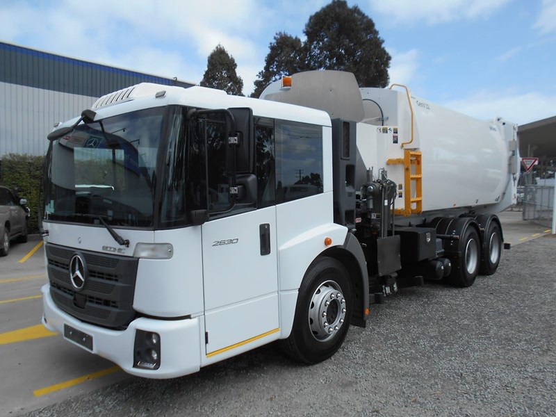 mercedes-benz econic 2630 ll 815079 005