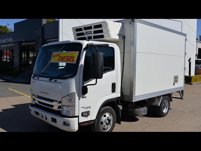 isuzu npr 866533 001