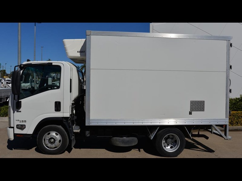 isuzu npr 866533 003