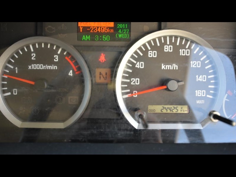 isuzu npr 866533 027
