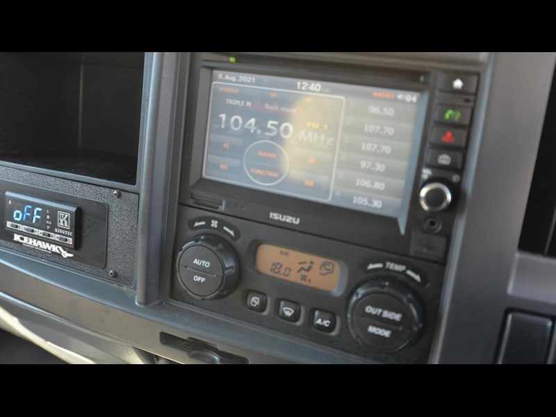 isuzu npr 866533 029