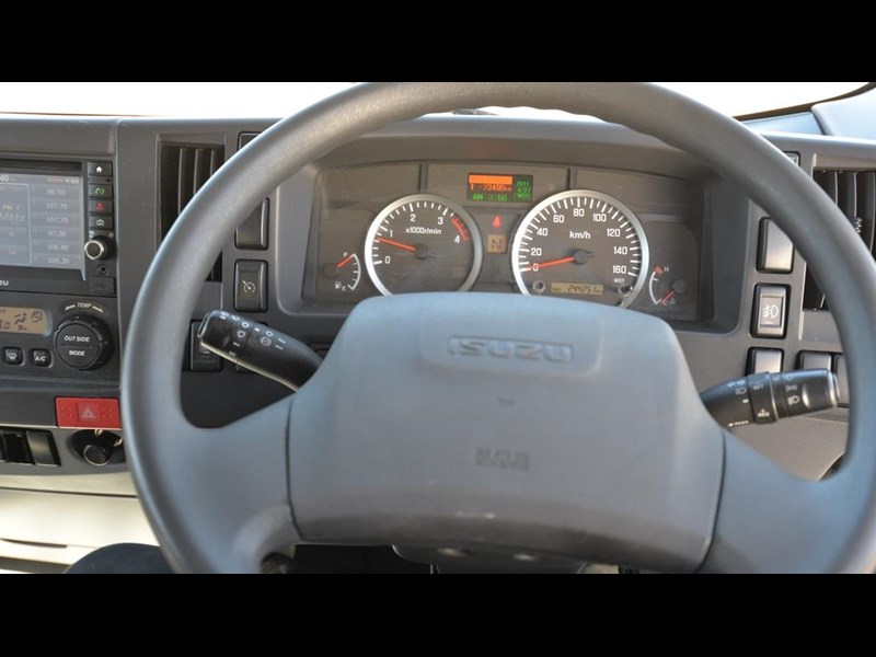 isuzu npr 866533 035