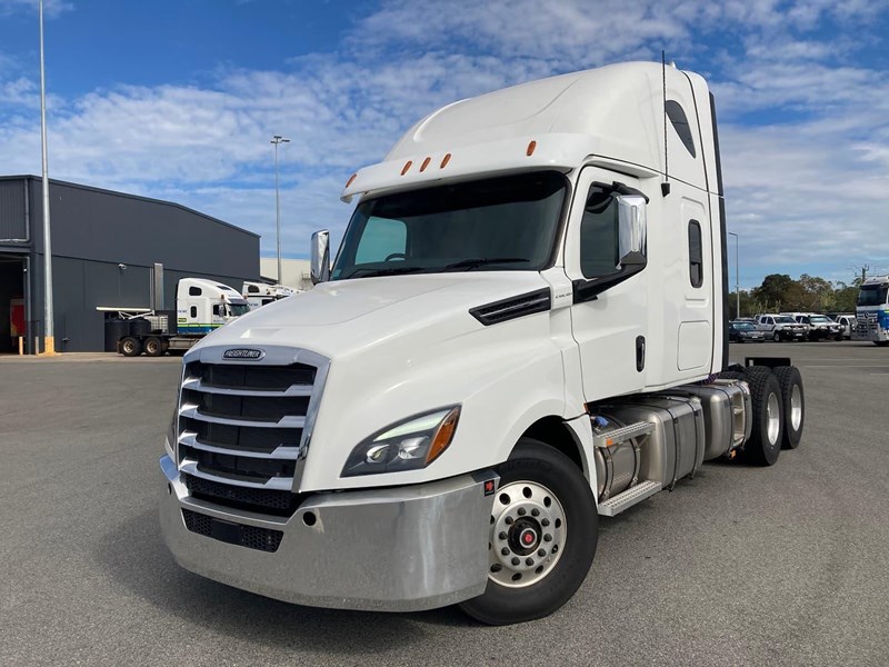 freightliner cascadia 126 844907 009