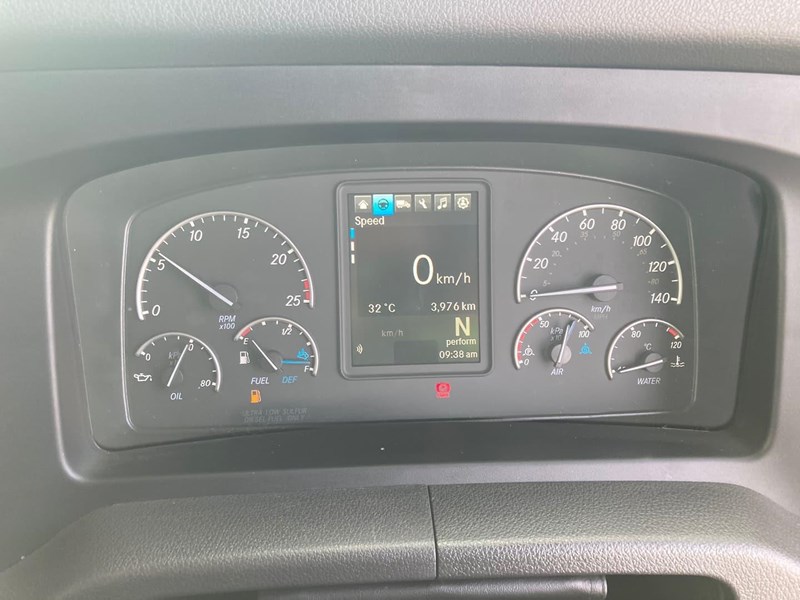 freightliner cascadia 126 844907 023