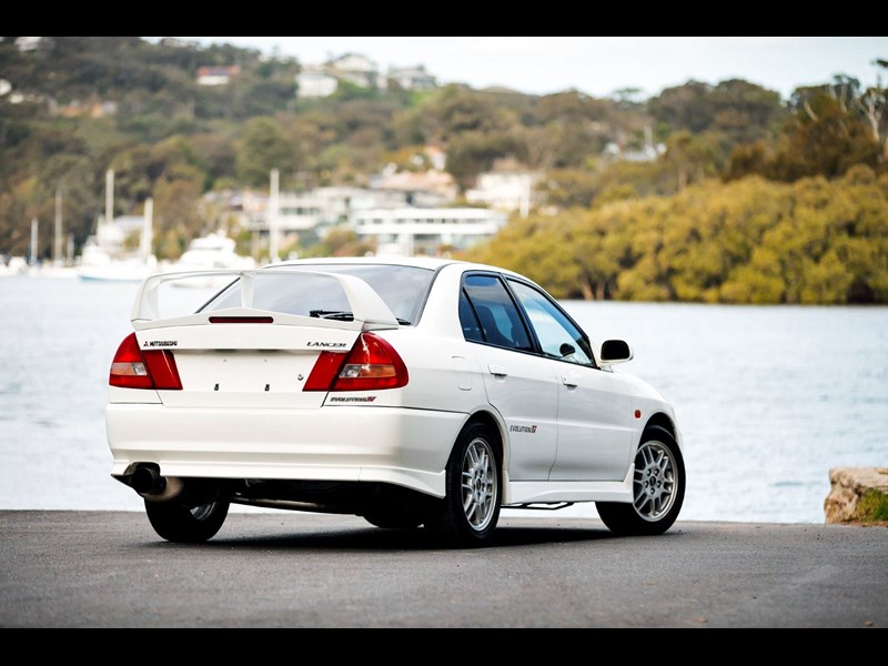 mitsubishi lancer 861185 003