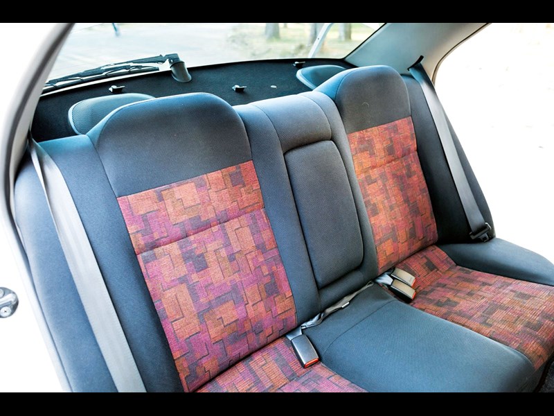 mitsubishi lancer 861185 009