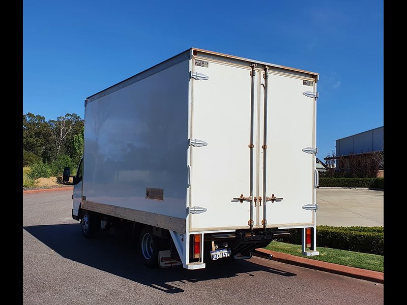 fuso canter 855787 011