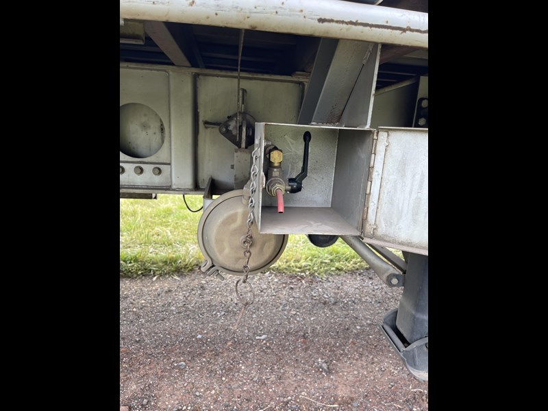 barker bogie axle extendable flat top trailer 866886 011