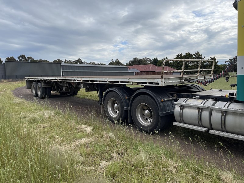 barker bogie axle extendable flat top trailer 866886 023