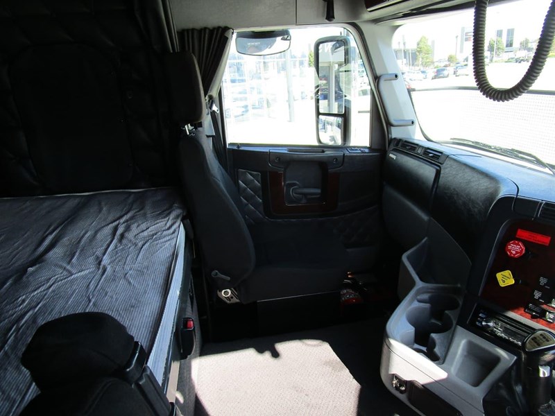 freightliner argosy 863262 025