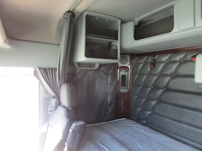 freightliner argosy 863262 033