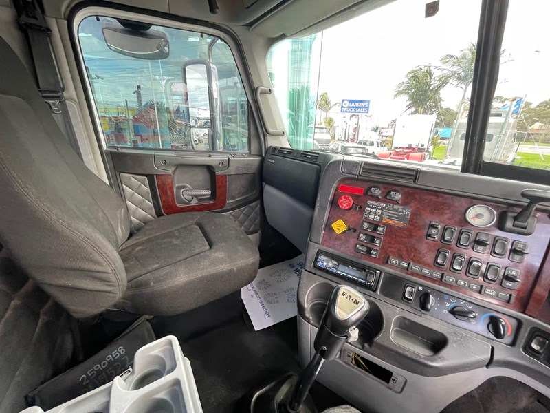 freightliner coronado 122 860131 047