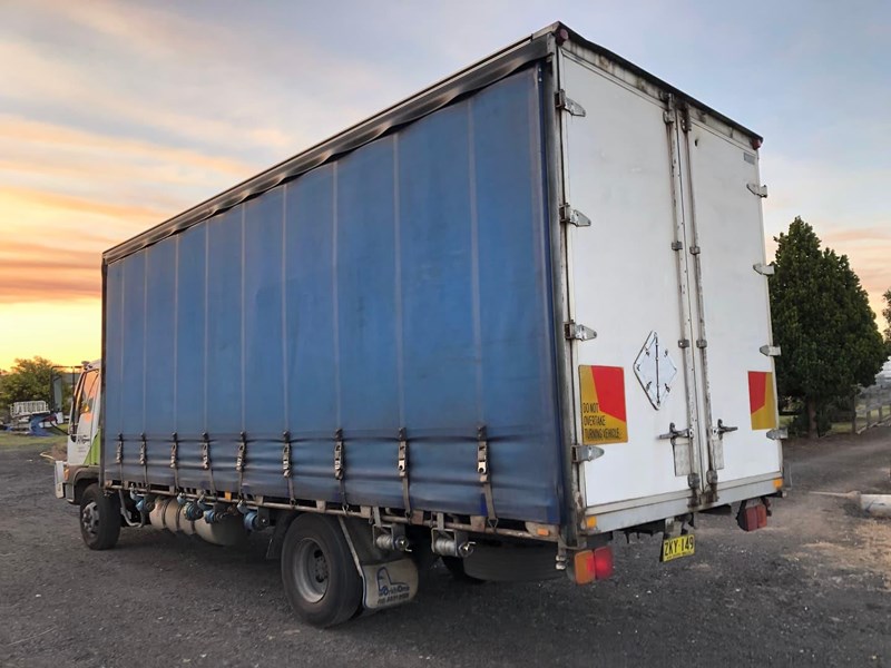 hino ranger 858158 009