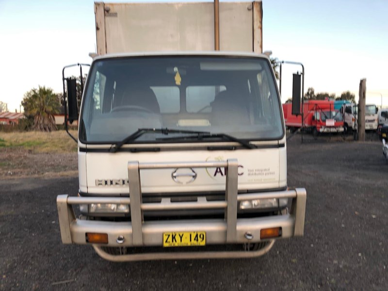 hino ranger 858158 013