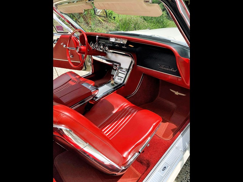 ford thunderbird 867397 017