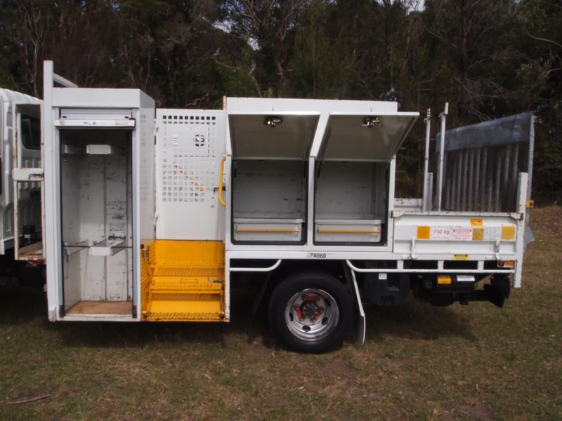 isuzu n series 863966 019