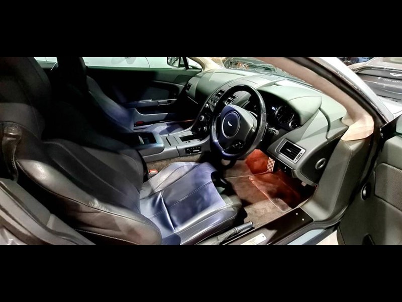 aston martin v8 867554 039