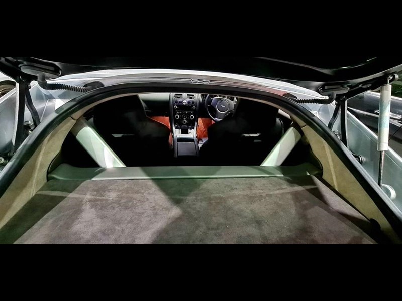 aston martin v8 867554 045