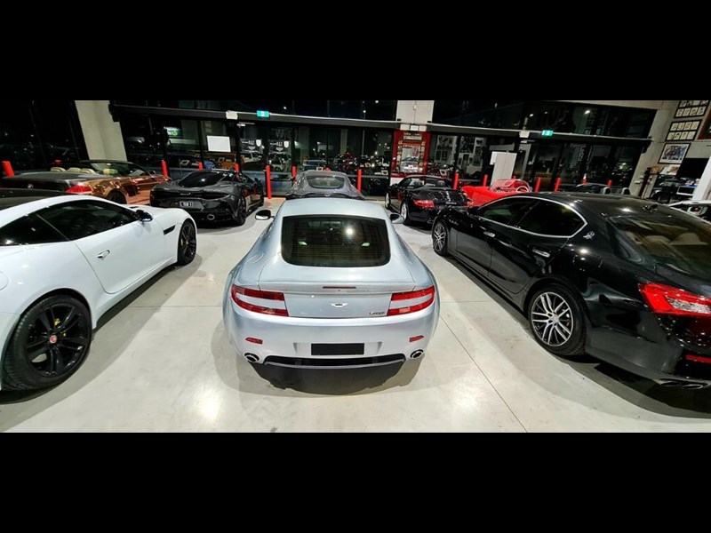 aston martin v8 867554 057