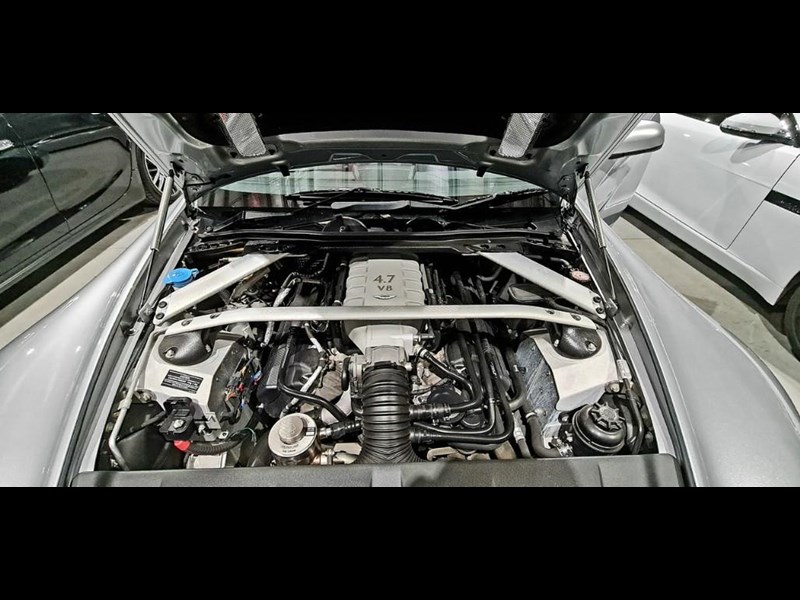 aston martin v8 867554 059