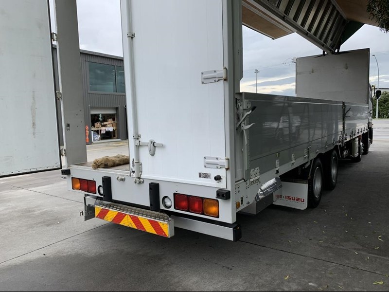 ud cg5za 845075 011