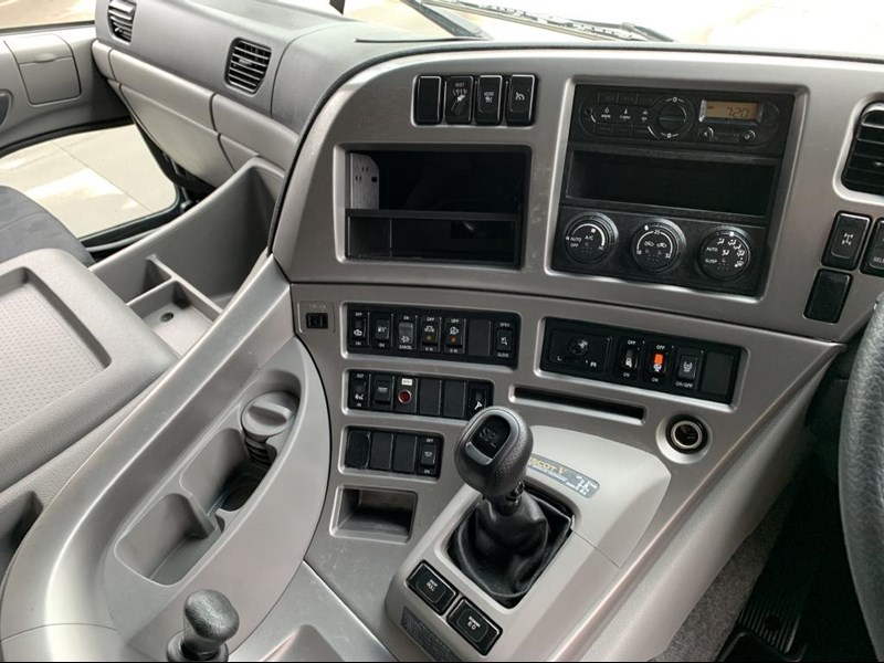 ud cg5za 845075 031