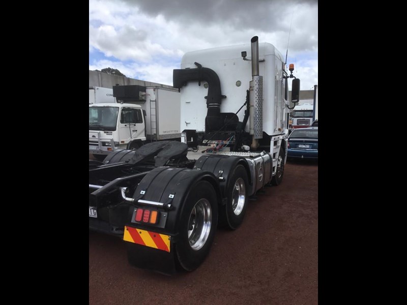 freightliner argosy 868283 013