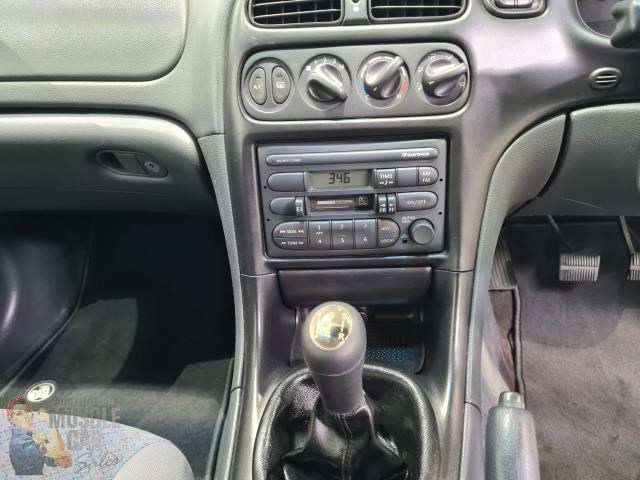 holden commodore 868318 073