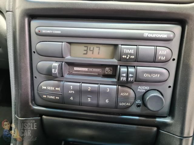 holden commodore 868318 077