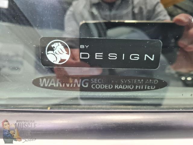 holden commodore 868318 087