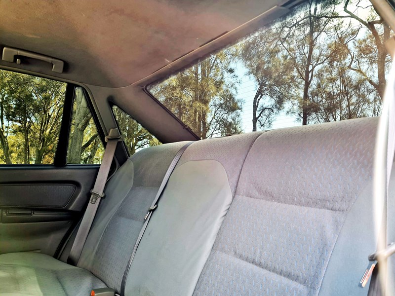 holden commodore 871187 053