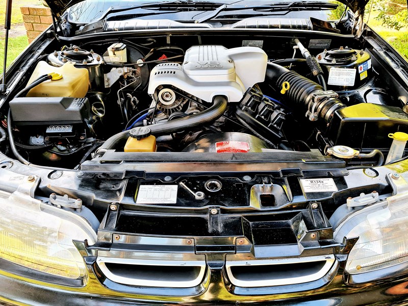 holden commodore 871187 065