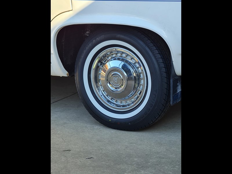 holden hr 868376 043