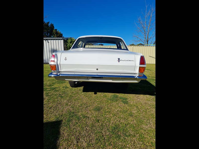 holden hr 868376 041