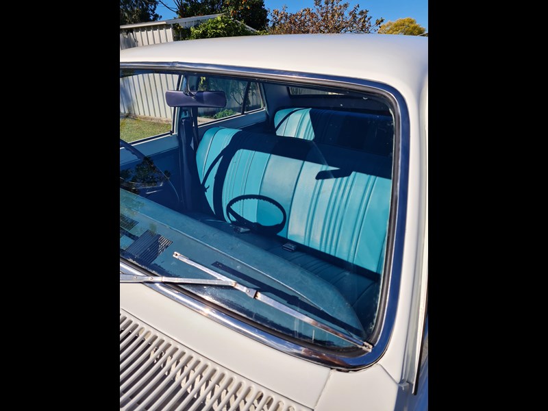 holden hr 868376 045