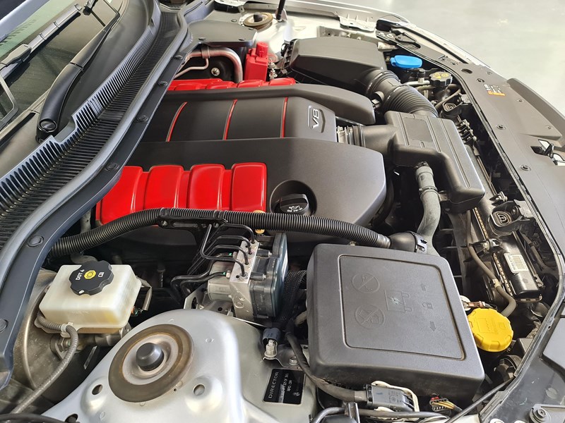 holden calais 867028 045