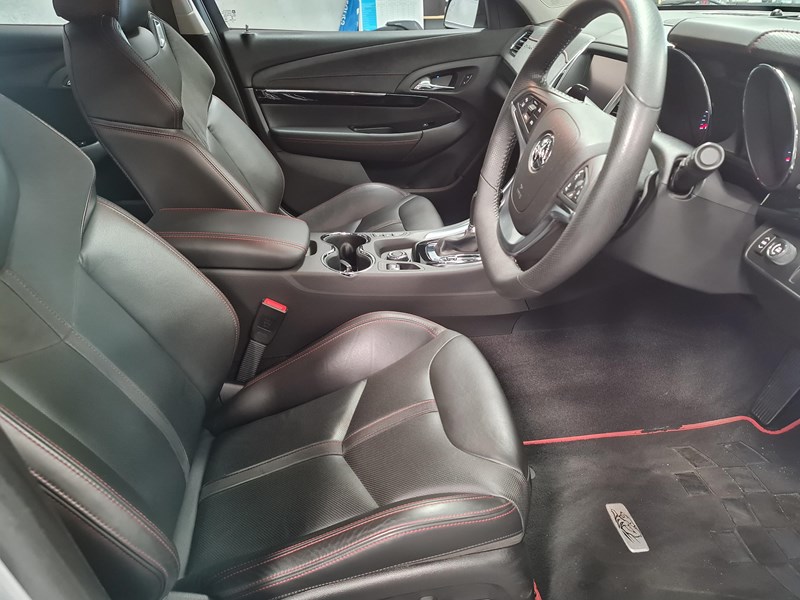 holden calais 867028 013