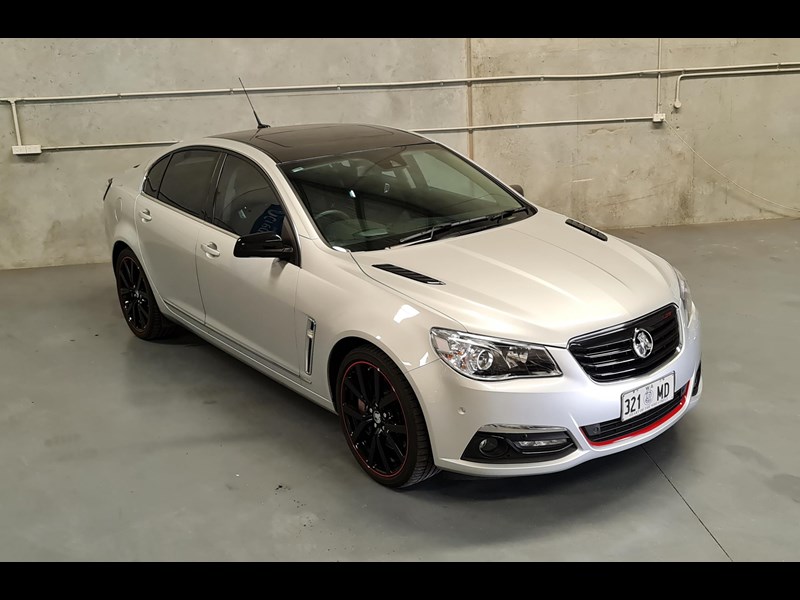 holden calais 867028 093