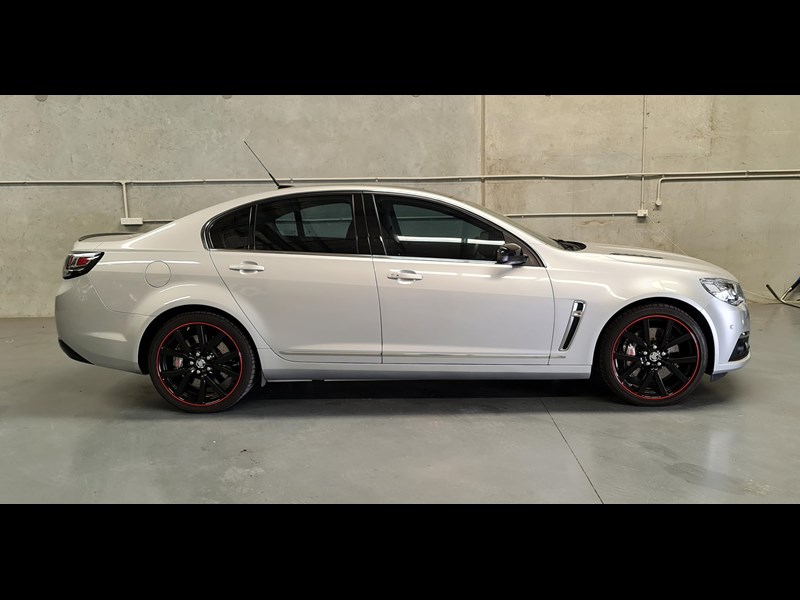 holden calais 867028 003