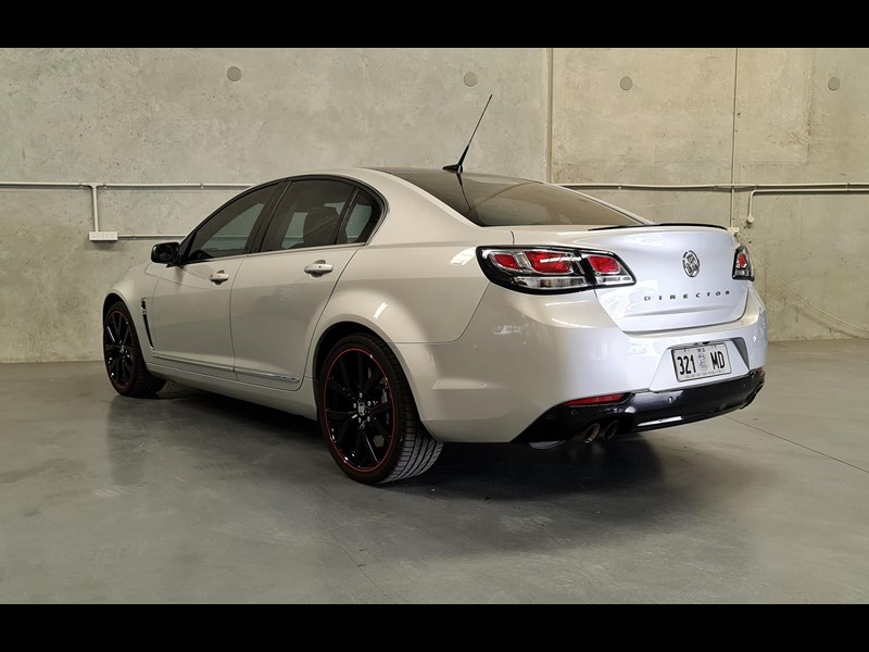 holden calais 867028 005