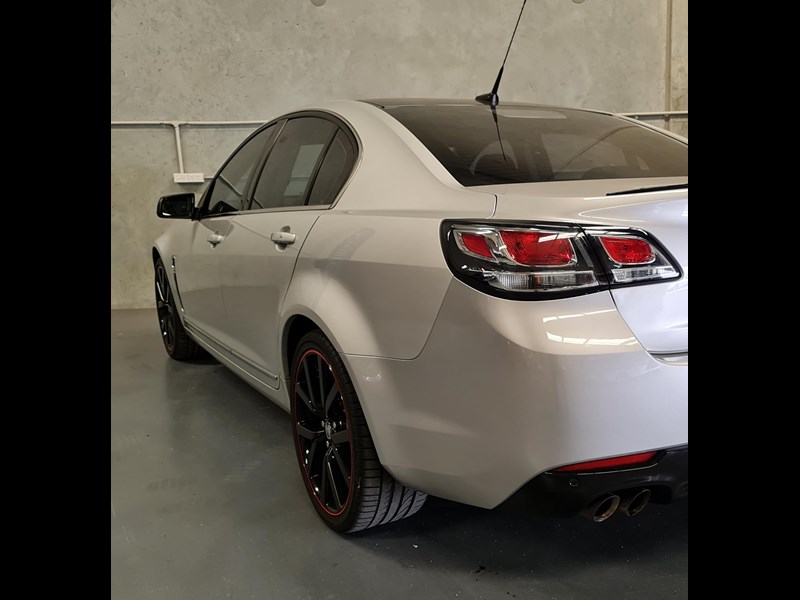 holden calais 867028 081