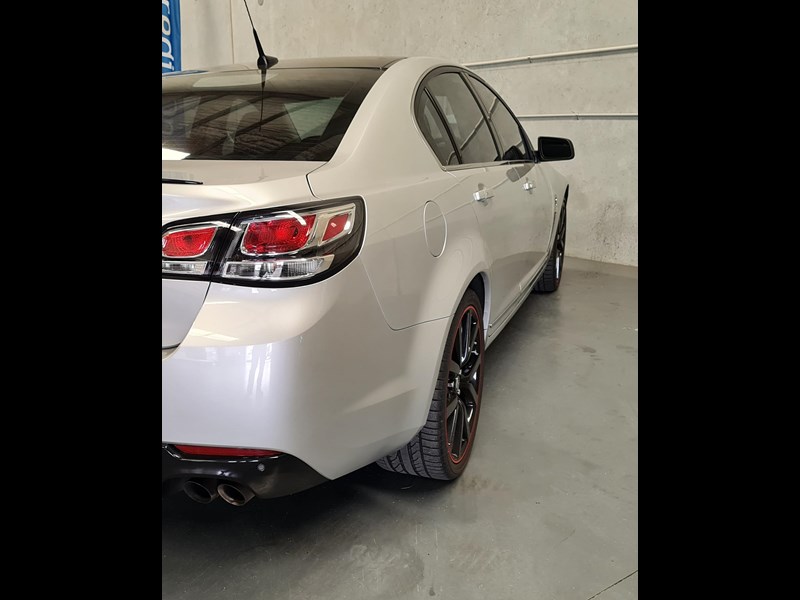 holden calais 867028 085
