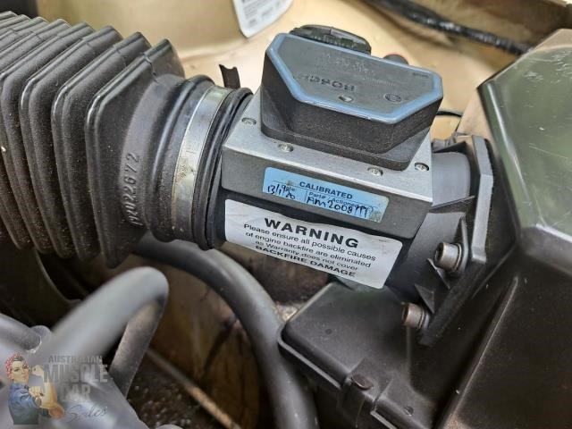 holden commodore 868449 035