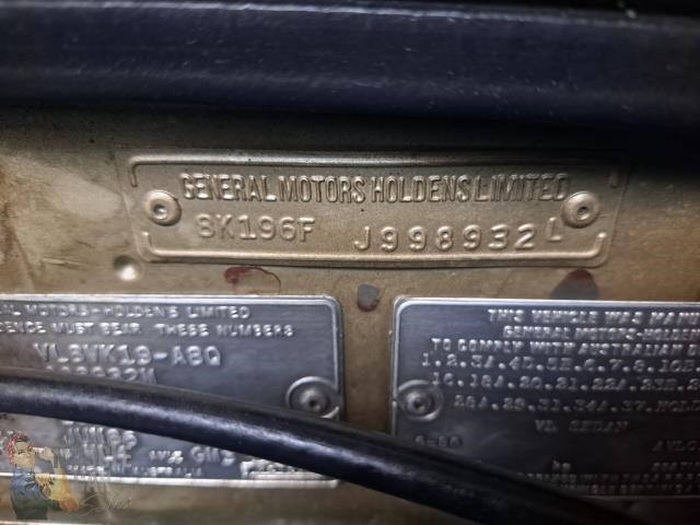 holden commodore 868449 043