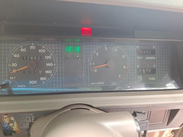holden commodore 868449 063