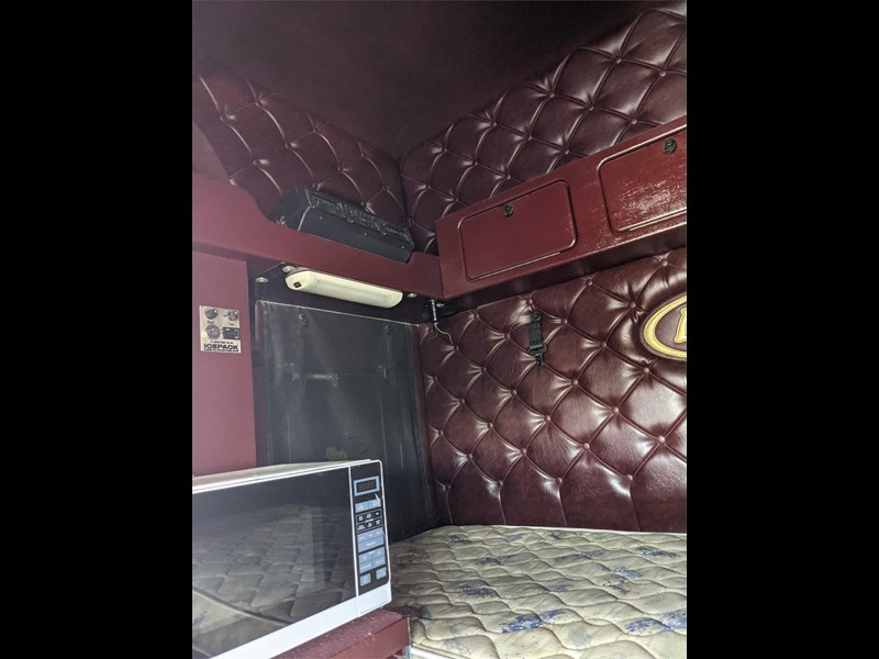 mack super-liner 868533 049