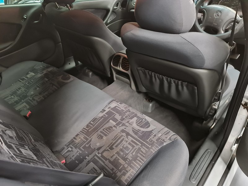 holden commodore ss 867042 021